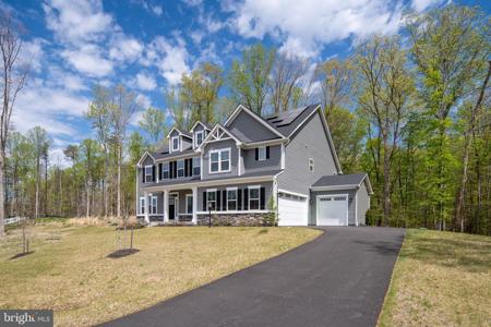 112 LAKE BLUFF COURT