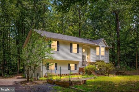 11701 BERRY LANE