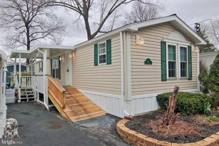 504 MAPLE DRIVE