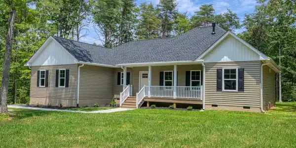 142 ADMIRAL DR