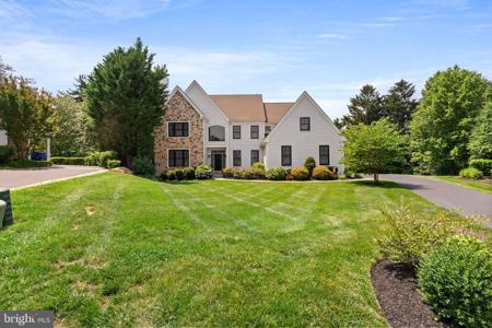 633 EDGEWATER DRIVE
