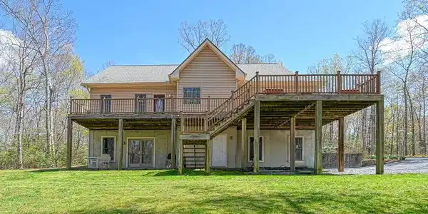 211 WINDSWEPT ROAD