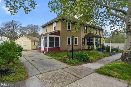 505 PARIS AVENUE
