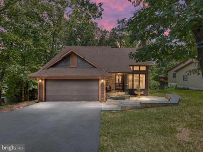205 FAIRWAY CIRCLE