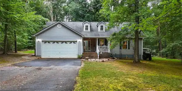 41 LAKESHORE LANE