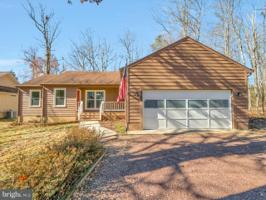 211 FAIRFAX LANE