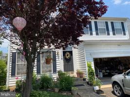 961 LAKEWOOD CIRCLE