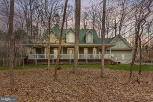 64 OAKLEIGH LANE