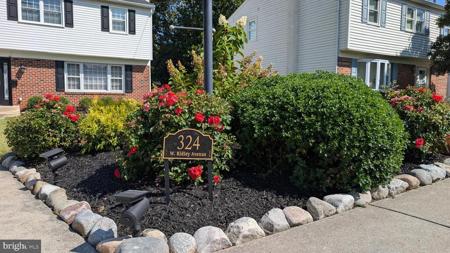 324 RIDLEY AVENUE