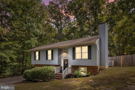 975 SWAN LANE