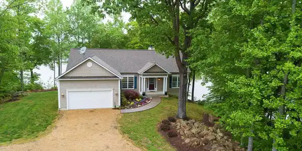 129 SHADY OAKS LANE