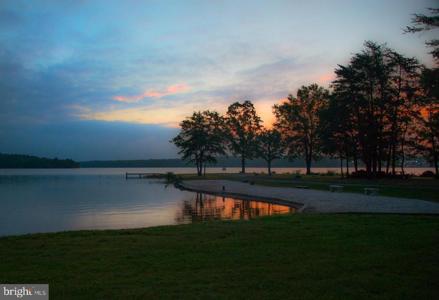 286 LAKE FRONT DRIVE