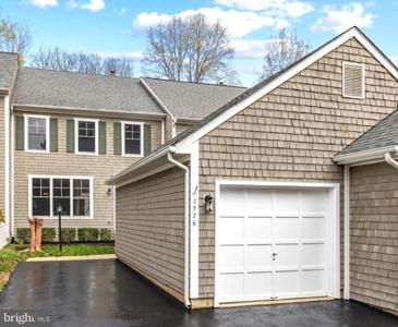 2526 BRENTON POINT DRIVE