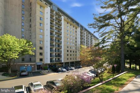 3800 POWELL LANE