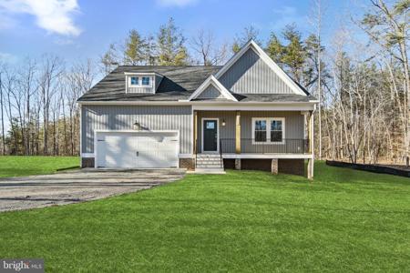 1195 LAKE FOREST DRIVE