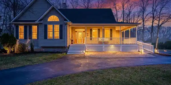 25 TARA WOODS DRIVE