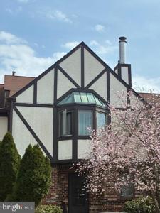 5 TUDOR COURT