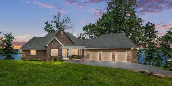 58 MARYS WAY