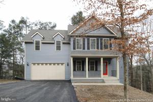 6429 LAKERIDGE DRIVE