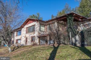 855 DEEP CREEK DRIVE