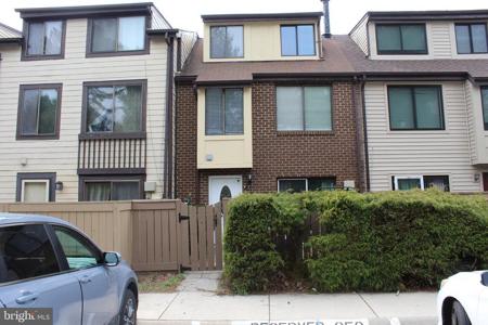 9878 BROOKRIDGE COURT