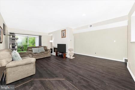 20319 BEACONFIELD TERRACE