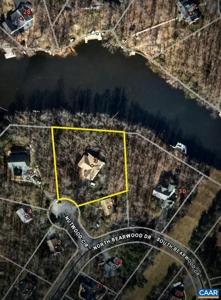 3 NUTWOOD CIR