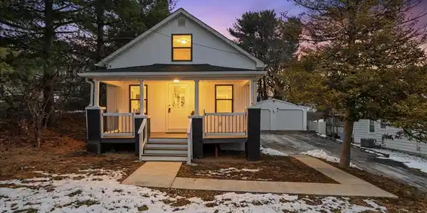 32 SULLIVAN AVENUE