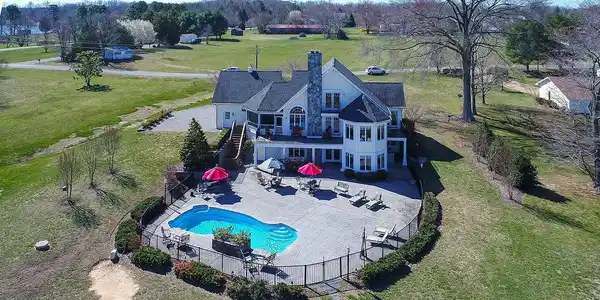 72 LAKE COURT