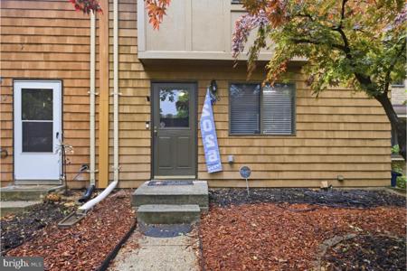 7490 HICKORY LOG CIRCLE