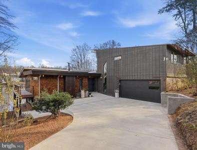 11216 SHORE ROAD