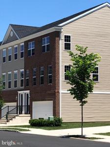 61 CREEKSIDE WAY
