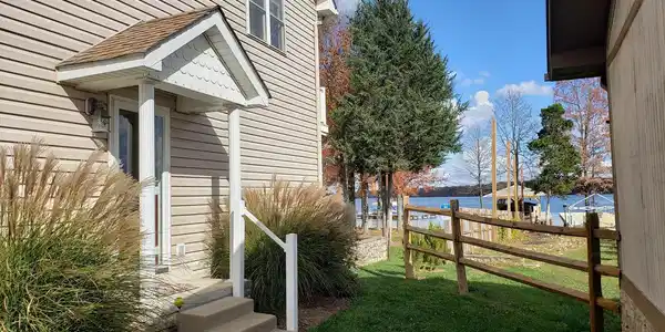 214 LAKE FRONT DRIVE