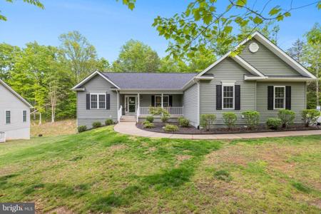 132 PINEHURST DR DRIVE