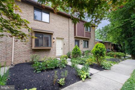 7486 HICKORY LOG CIRCLE