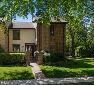 9801 DAIRYTON COURT