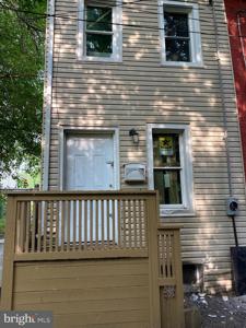 228 HILLS PLACE