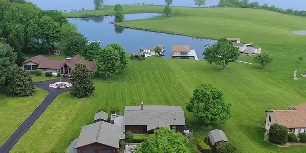 1036 WINDWAY LANE