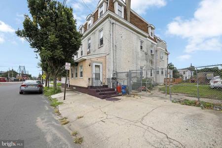 405 ELM STREET