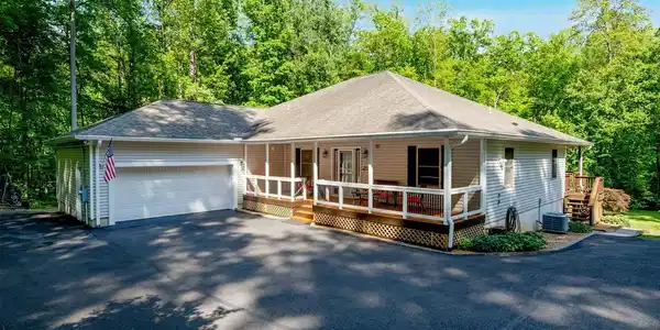 248 OAKWOOD DRIVE