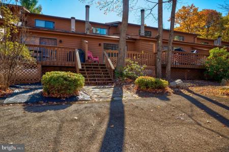 10 LAUREL BROOK DRIVE