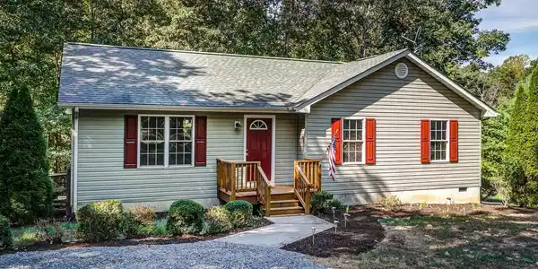 39 SPRUCE CIRCLE