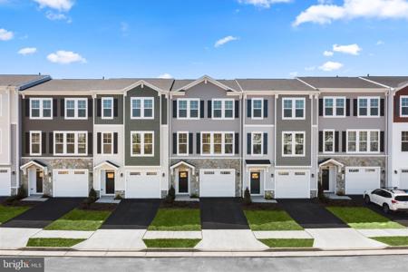 15 WAKE ROBIN COURT