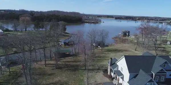 8 WOOLFOLK DRIVE