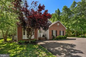 723 LAKEVIEW PARKWAY