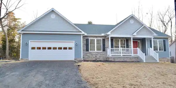 5211 WYNDEMERE CIRCLE