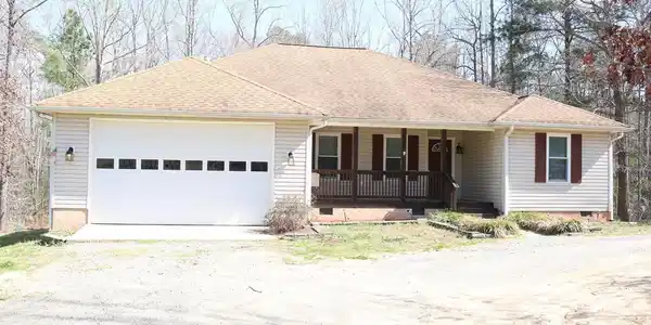 1305 EASTHAM ROAD