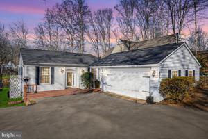 109 LARKSPUR LANE