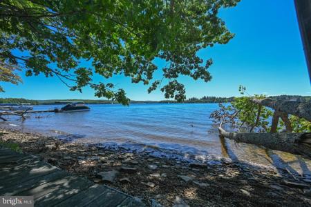 1559 SHORELINE DRIVE