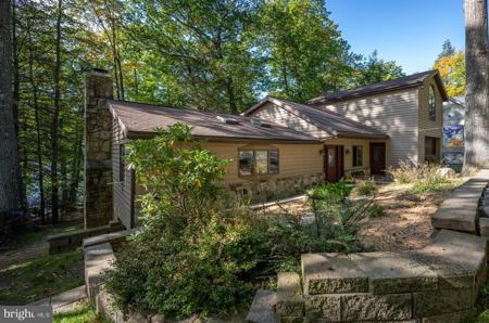 3003 LAKE SHORE DRIVE